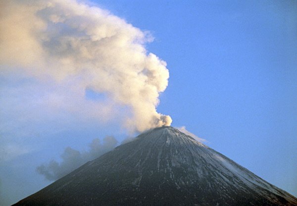 На Камчатке зафиксирован подъем пепла со склона вулкана Шивелуч