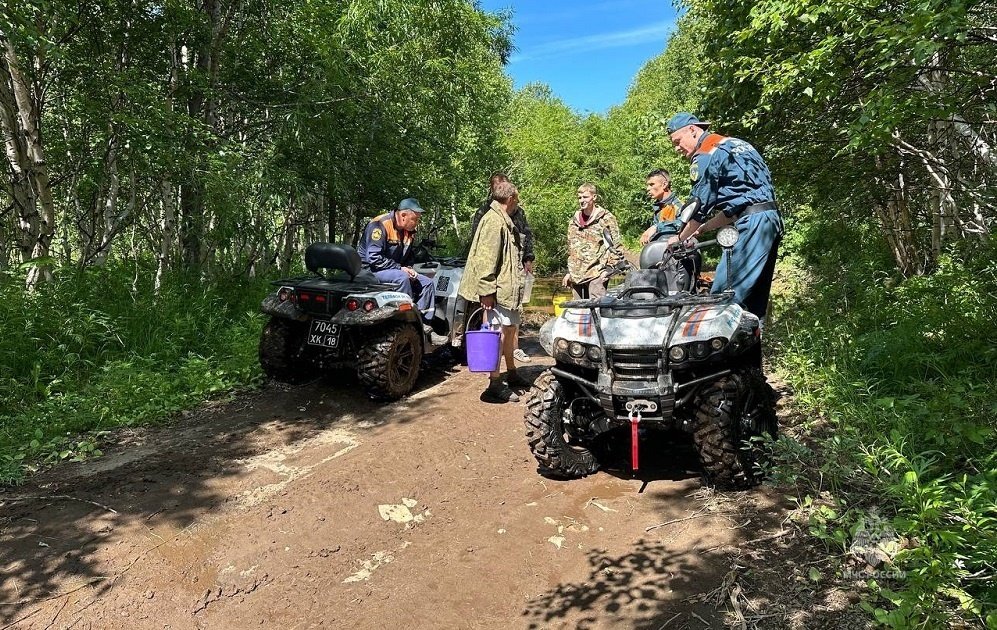 На Камчатке спасатели МЧС России оказали помощь гражданам, потерявшимся при сборе дикоросов